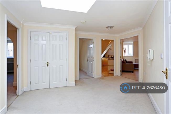 image for 2 bedroom flat in Windsor House, Stanmore, HA7 (2 bed) (#2626480)