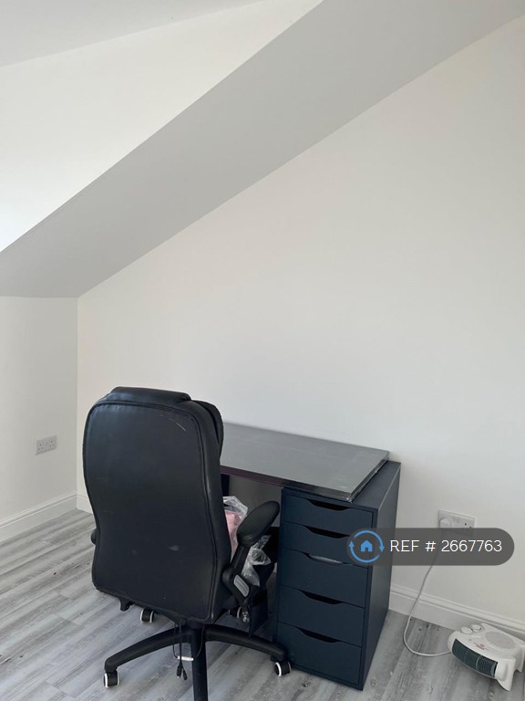 2 bedroom flat in Studley, B807hj, B80 (2 bed) (#2667763)