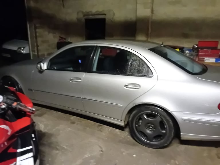 image for Mercedes-Benz, E CLASS, Saloon, 2005, Semi-Auto, 3222 (cc), 4 doors