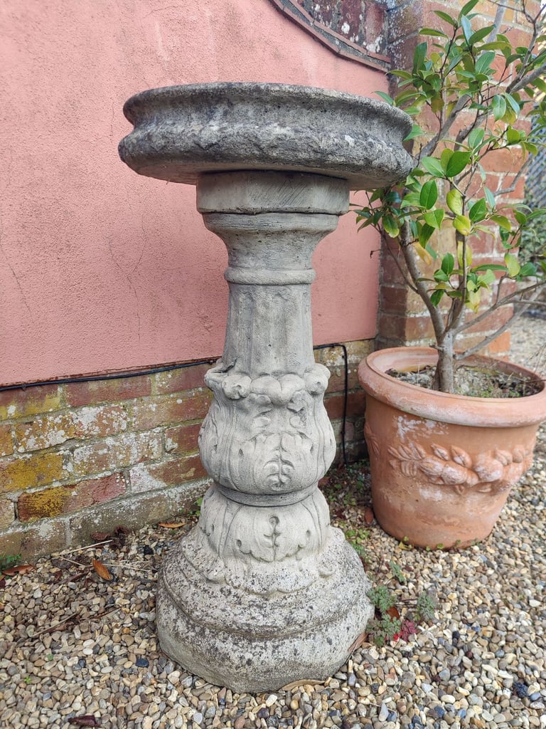 image for Old concrete bird bath 