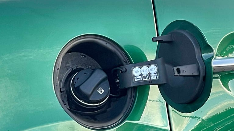 2020 MINI Hatch 1.5 One Classic II 5dr [Comfort/Nav Pack] HATCHBACK PETROL Manual