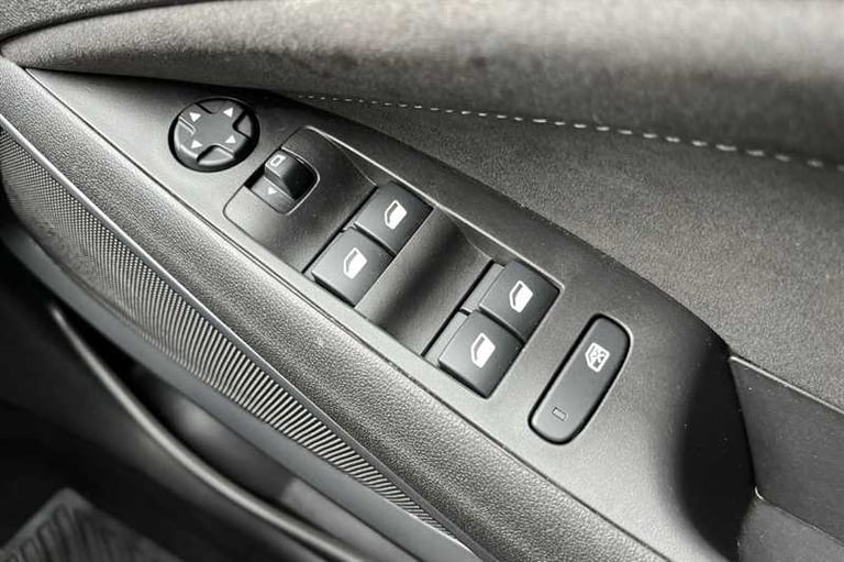 2023 Vauxhall Crossland 1.2 Turbo [130] Ultimate 5dr Auto HATCHBACK PETROL Automatic