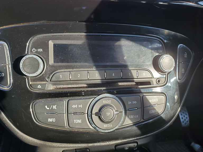 BREAKING : VAUXHALL CORSA E (2015-19)	1.3d	colour:	Z176 , engine:	LKU / B13DTR