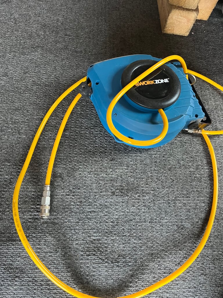 Retractable air line hose