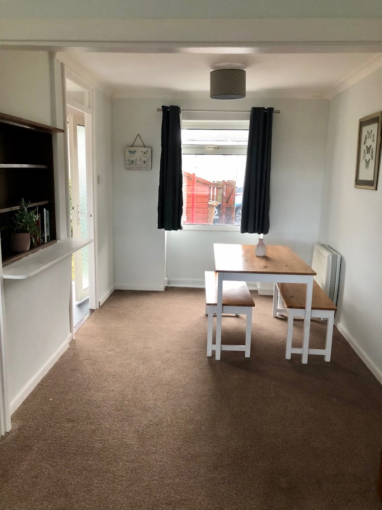Two bedroom + box room house to let in Pumpherston