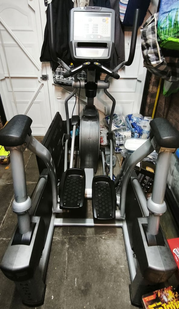 Matrix E5x cross trainer Suspension Elliptical 