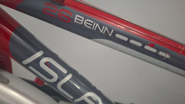 Islabikes beinn 26 bike Red