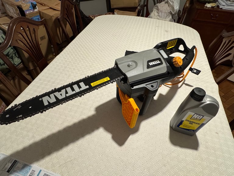 Titan Electric Chain Saw