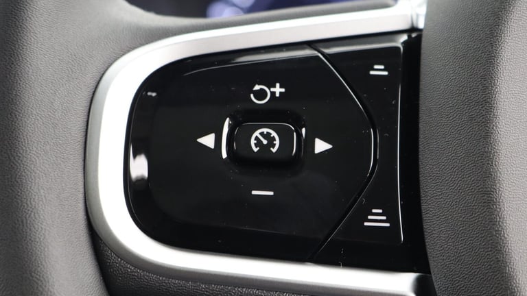  Volvo XC90 B5 (P) AWD Plus Dark (Sunroof, Harman Kardon, 360 Camera) Petrol/Electric Hybrid Auto...