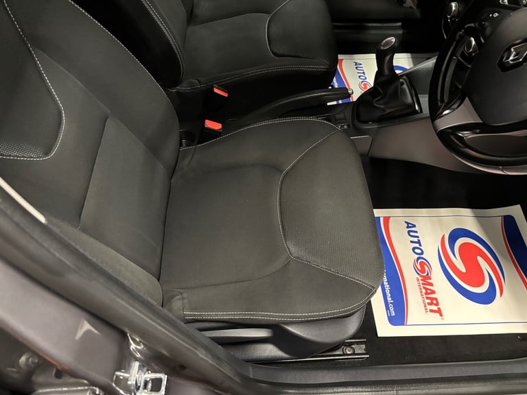 2015 Renault Clio 1.2 16V Dynamique Nav 5dr HATCHBACK Petrol Manual