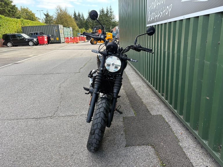 Royal Enfield GUERRILLA 450 Yellow and Black 2024 500 miles One Owner 