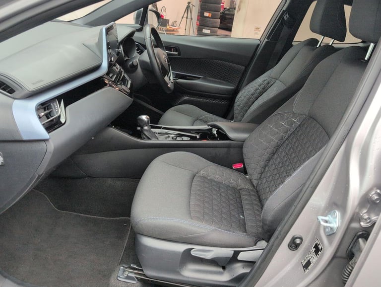 2021 Toyota C-HR 2.0 VVT-h GPF Design SUV 5dr Petrol Hybrid CVT Euro 6 (s/s) (184 ps) - ALLO HATC...