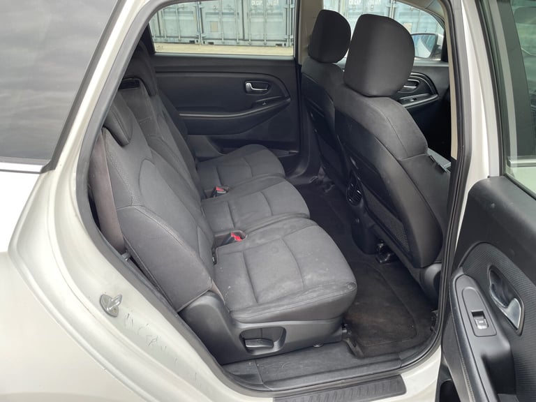 2015 Kia Carens 1.6 GDi 2 5dr MPV Petrol Manual