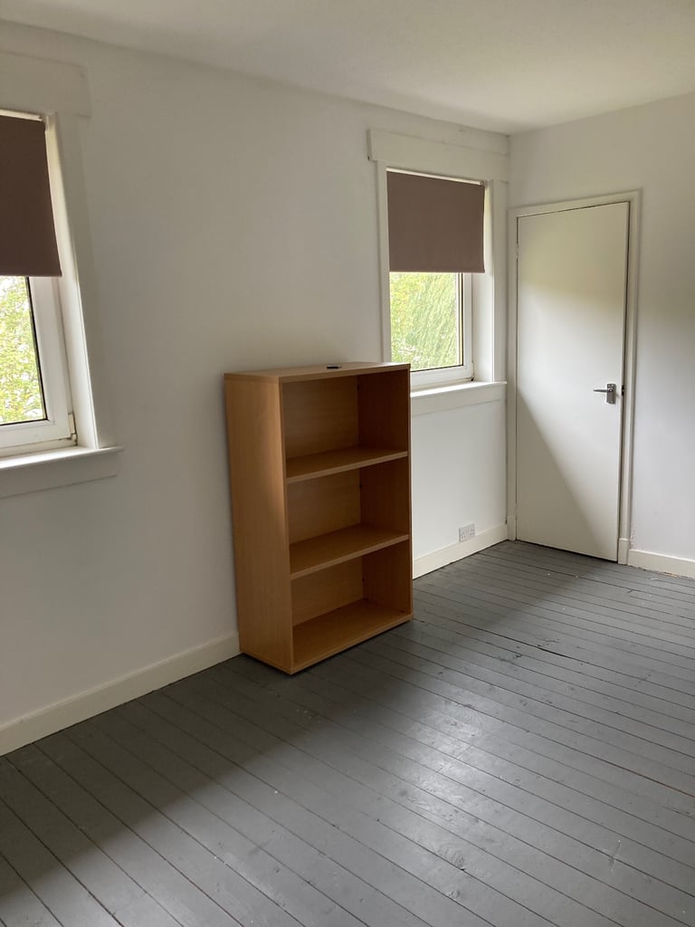 UNFURNISHED 2 Bed House