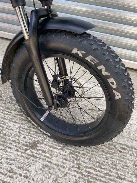 20 inch; Fat Tyre e-Bike 36v 13ah Battery - 2 x Spare tyres 4 x Innertube Lock and Dual Pannier Bags