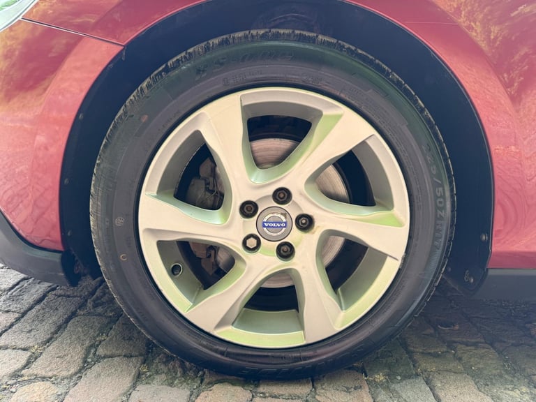 2014 Volvo V40 Cross Country 1.6 D2 Lux Powershift Euro 5 (s/s) 5dr HATCHBACK Diesel Automatic