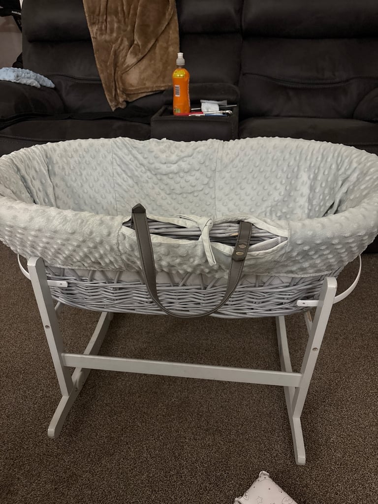 image for moses basket+matress