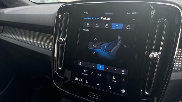 2025 Volvo XC40 Plus, B4 Mild hybrid, Petrol, Dark Estate Petrol Automatic