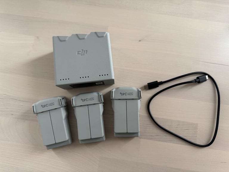 DJI Mini 4 Pro Drone Kit – Mint Condition + Extras