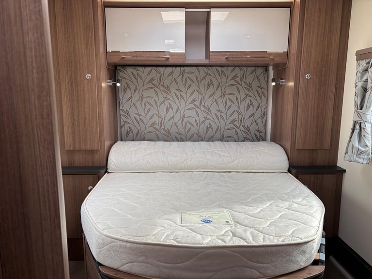 2019 Bailey Unicorn Cabrera (Rear Island Fixed Double Bed) Powrtouch Motor Mover