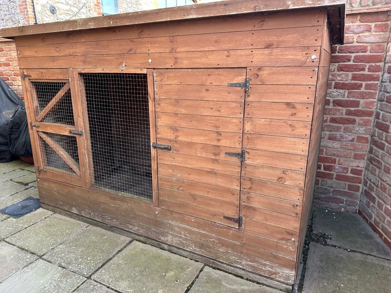 Extra large dog kennel *FREE*