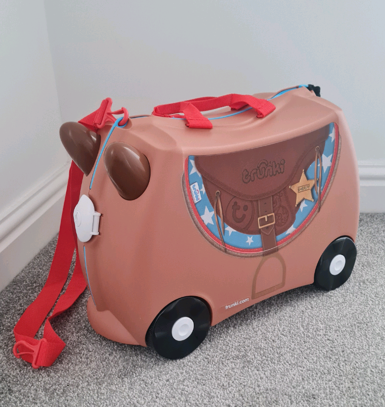 Lightning mcqueen sales trunki