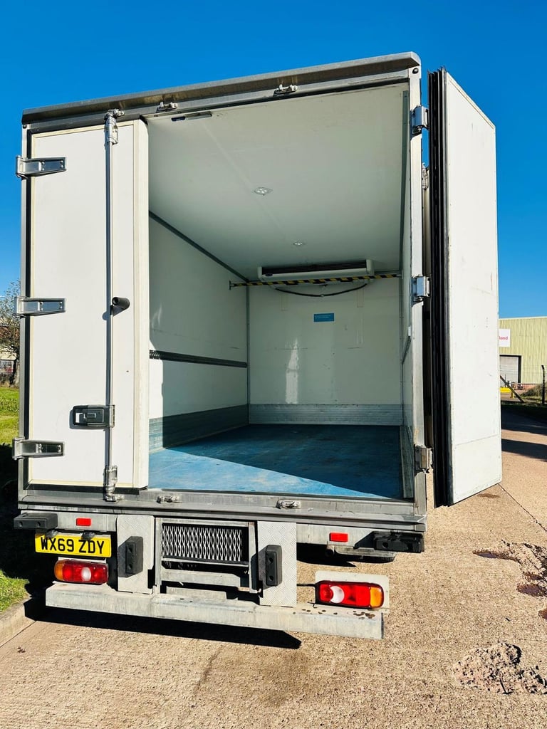 2019 (69) MITSUBISHI FUSO CANTER 7C15 7.5 TON FRIDGE, CARRIER XARIOS 600 UNIT