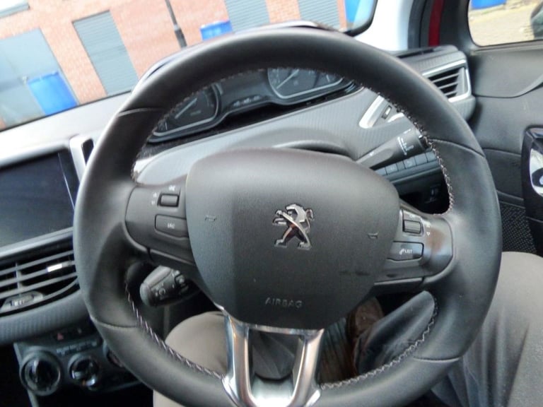  Peugeot 208 1.2 PureTech 110 Allure 5dr EAT6 Petrol