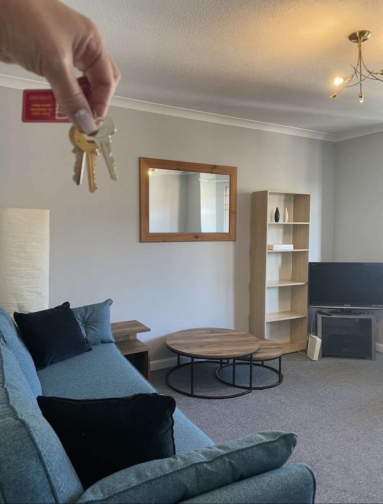 *Urgent* En-suite room available in Edinburgh, Dalry