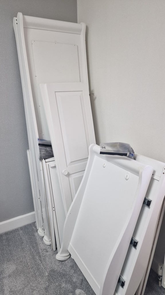 VIB Charmer Elements Wardrobe and Drawers/Changing Table