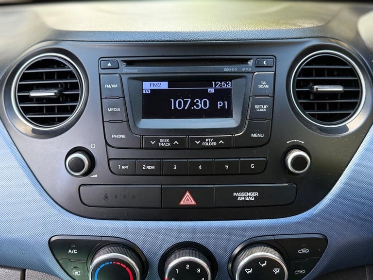 2017 Hyundai i10 1.0 PREMIUM CHEAP TAX GREAT 1ST CAR CD/MP3/USB BLUETOOTH AIR CON ALLOYS 1 Y HATC...