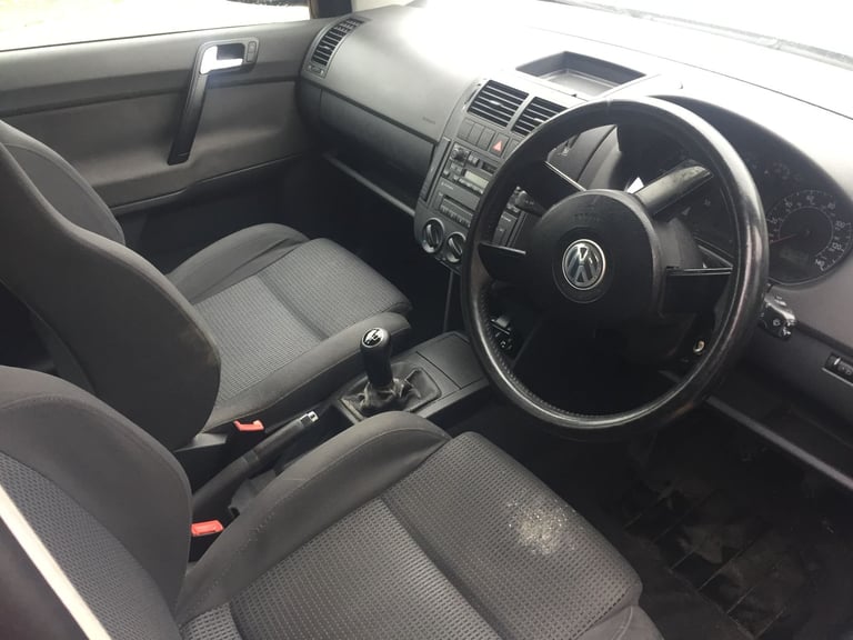 2004 VOLKSWAGEN POLO 1.9 SPORT DIESL 5 DOOR HATCHBACK. LONG MOT CHEAP TAX.