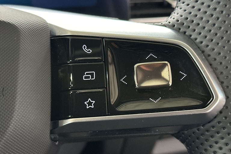 2025 MG MG HS 106287 Hatchback Petrol Automatic