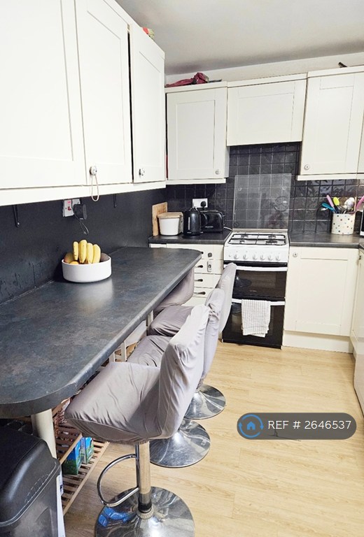 2 bedroom flat in Viewcraig Gardens, Edinburgh, EH8 (2 bed) (#2646537)