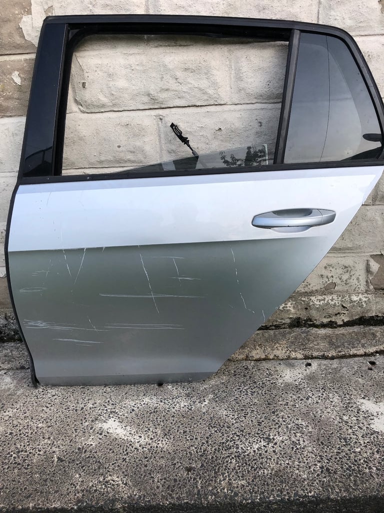 VW Golf Mk7 Reflec Silver Door (Scratched)