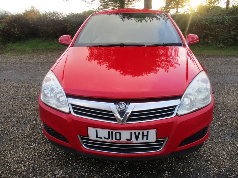 VAUXHALL ASTRA 1.6 PETROL 5 DOOR. 12 MONTHS MOT. RECENT SERVICE. TIMING BELT DONE.