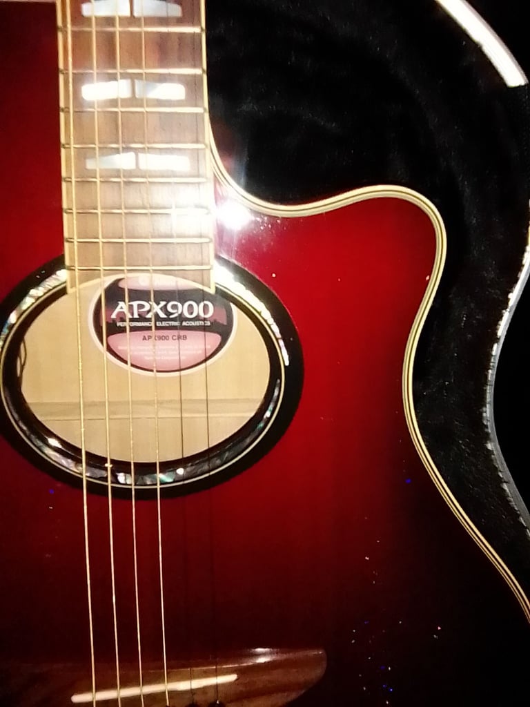 YAMAHA APX900 E/ACOUSTIC RED/GOLD SPRUCE TOP NEW PRO SET UP & STRINGS FREE CASE