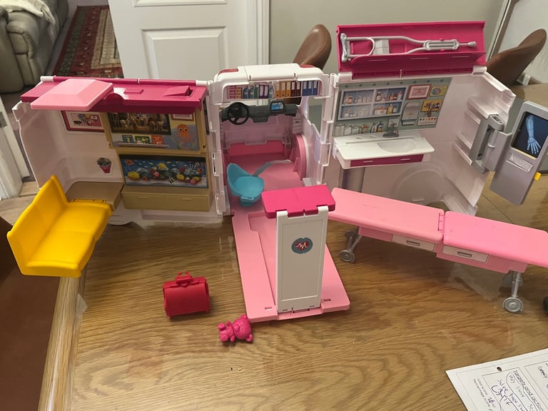 Barbie ambulance set