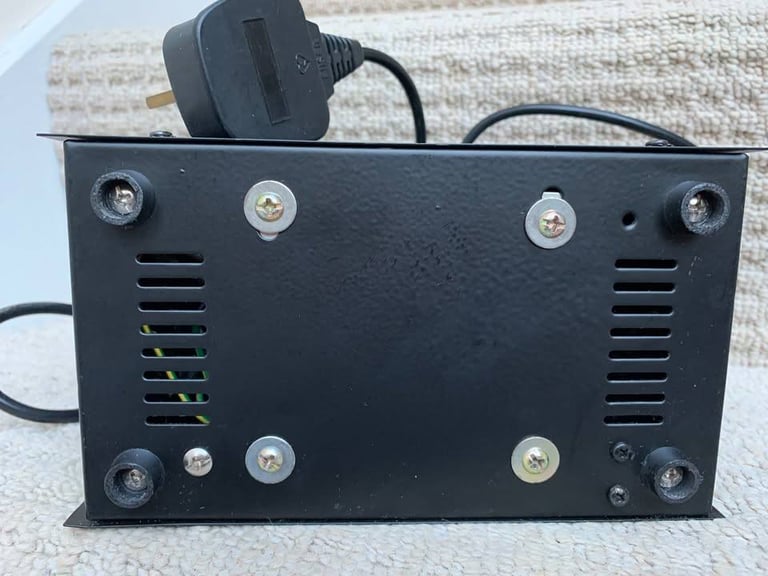 MAPLIN VR05F STEP DOWN TRANSFORMER - 300W