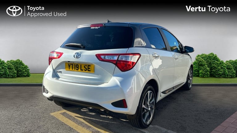 2019 Toyota Yaris 1.5 VVT-i Y20 5dr [Bi-tone] HATCHBACK PETROL Manual