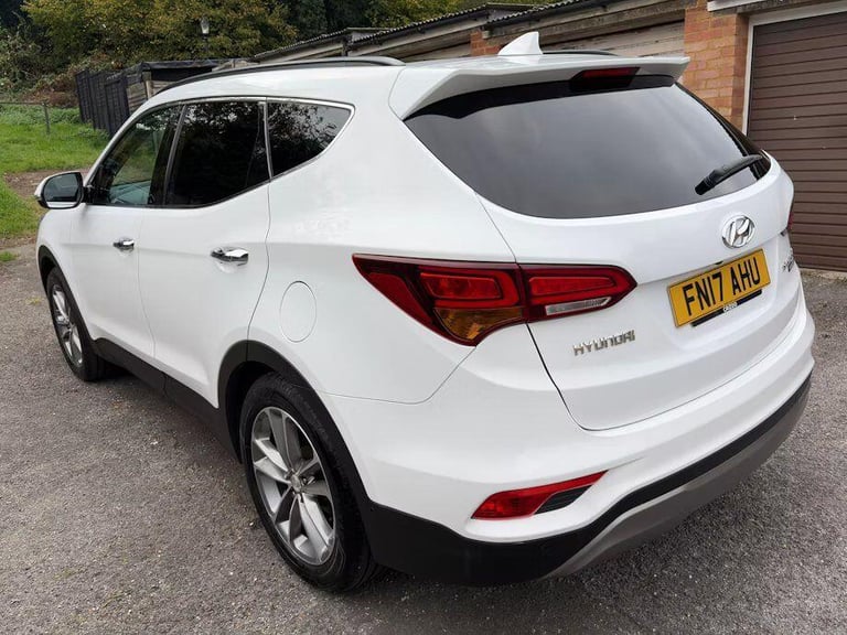 2017 Hyundai Santa Fe 2.2 CRDi Blue Drive Premium SE Auto 4WD Euro 6 (s/s) 5dr (7 Seat) ESTATE Di...