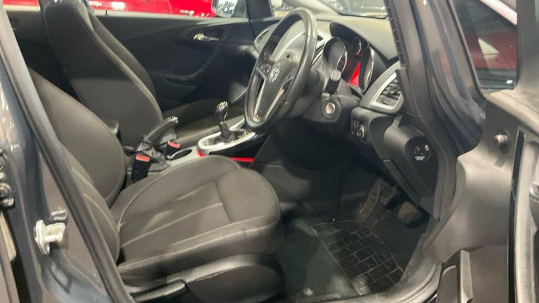 2014 Vauxhall Astra 1.6 16v SRi Euro 5 5dr HATCHBACK Petrol Manual