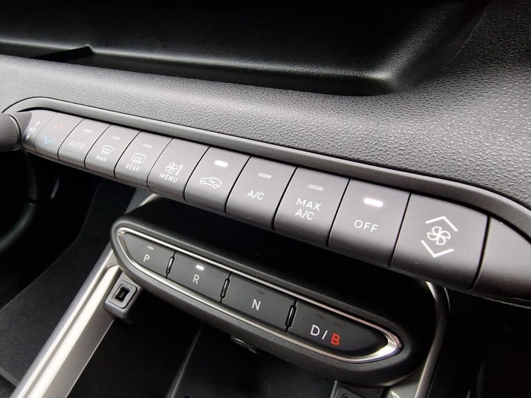 2024 Jeep Avenger 115kW Altitude 54kWh 5dr Auto Hatchback Electric Automatic