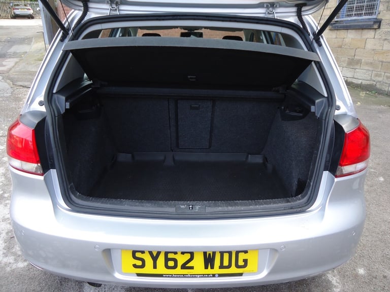 VOLKSWAGEN GOLF 1.6 TDI Match Silver Auto Diesel 2012