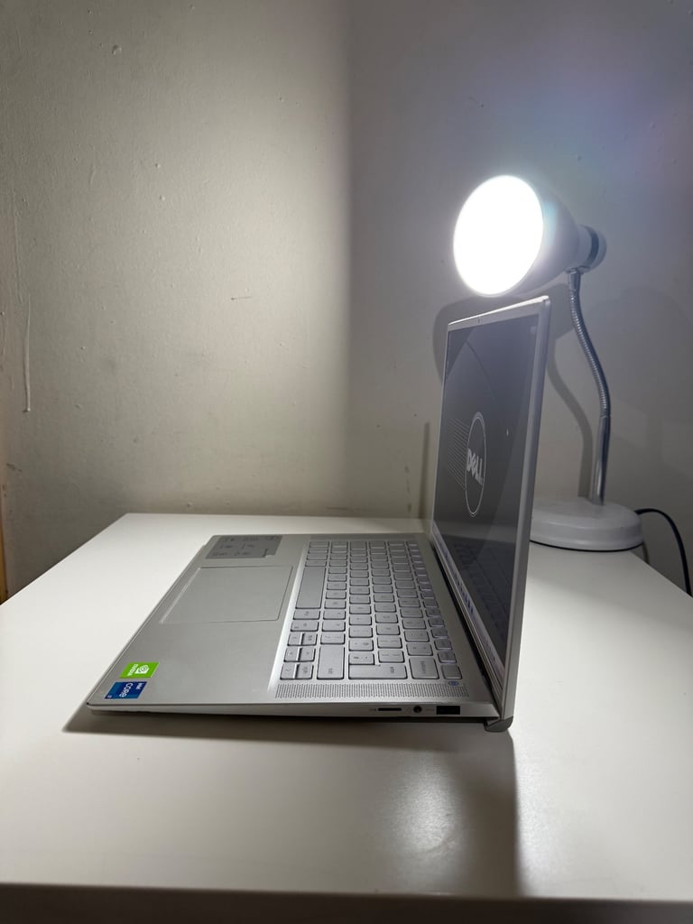 Dell Inspiron Intel Core i7 1165G7,16gb ram,1TB nvme,Nvidia Mx 350 2gb gpu,QHD+ 2K screen