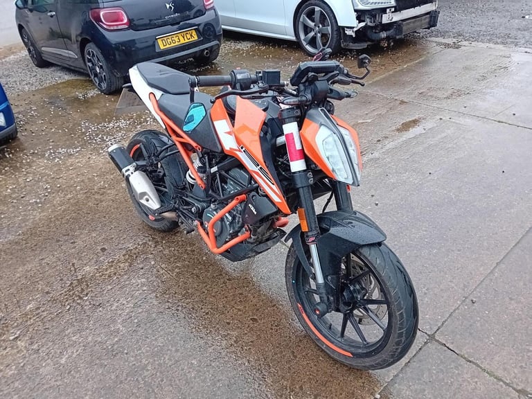 2020 KTM DUKE 125 ABS NAKED NEW MOT HISTORY SPORTS EXHAUST