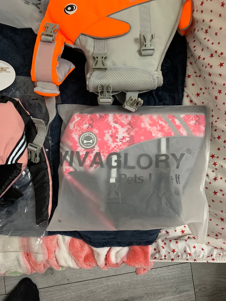 Dog lifesaving jackets
