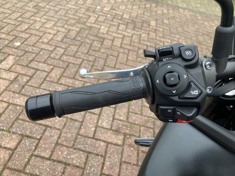 YAMAHA MT-09 - TECH BLACK - BRAND NEW - IN STOCK AT CRESCENT YAMAHA!