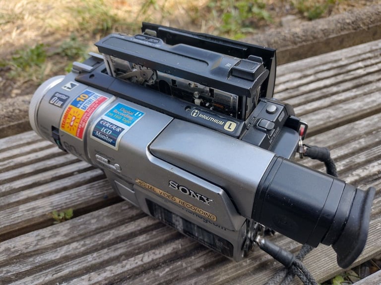 Sony DCR-TRV110E Video Camera recorder