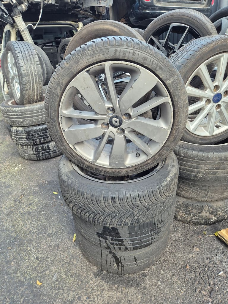 image for RENAULT CLIO SET OF 4 ALLOYS SIZE 205/45/R17